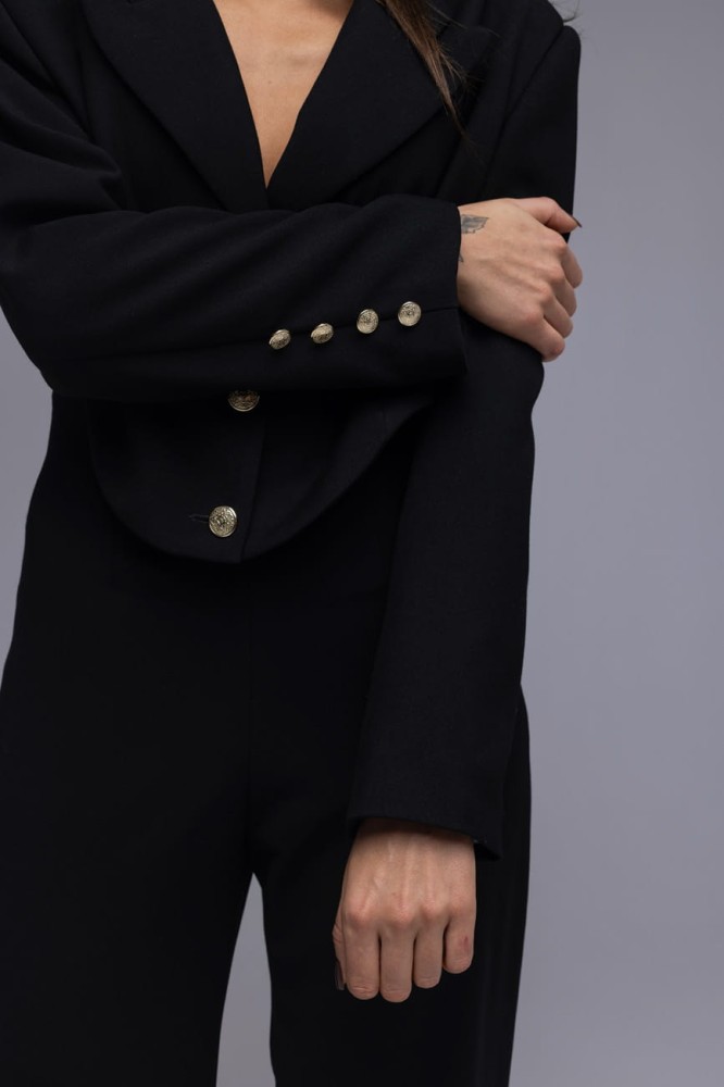 Marynarka damska The Crescent Black - czarna, elegancka, awangardowy krój, lekko poszerzone ramiona, ozdobne złote guziki