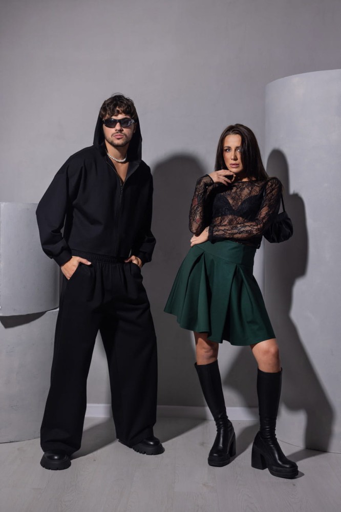 Spódniczka It Girl - krótka, rozkloszowana, głęboka zieleń, kontrafałdy, karczek