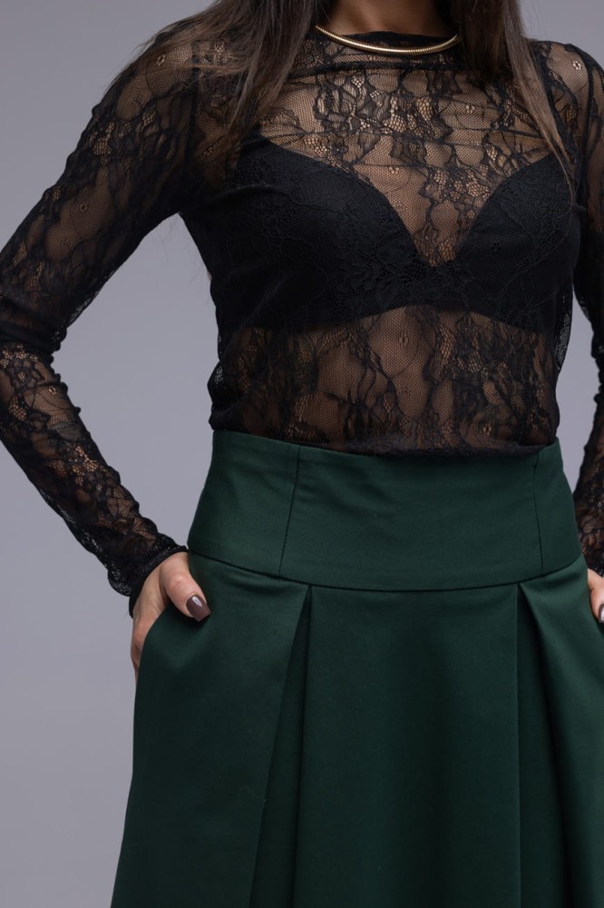 Bluzka Coquette z delikatnej koronki typu francuskiego o miękkiej delikatnej fakturze, długi rękaw, lekko poszerzany