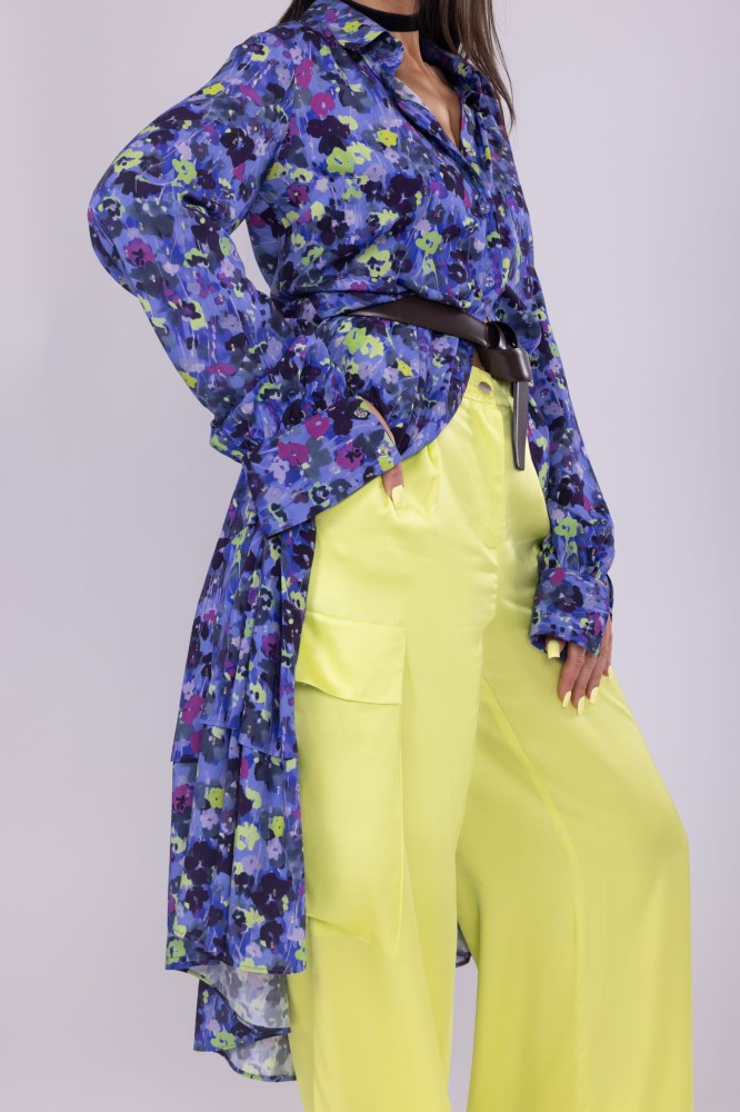 Spodnie damskie Neon Lime- neonowy seledyn, szerokie nogawki, naszywane kieszenie, satynowa wiskoza - widok boku, detal kieszeń naszywana na nogawce