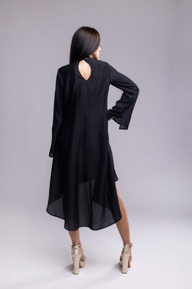 Tunika Dark OpiumTunika damska Dark Opium - czarna, asymetryczna, długi rękaw z rozcięciem, stójka na guziki, lyocell - widok tyłu długość, rękaw, zapięcie, dekoracyjna łezka