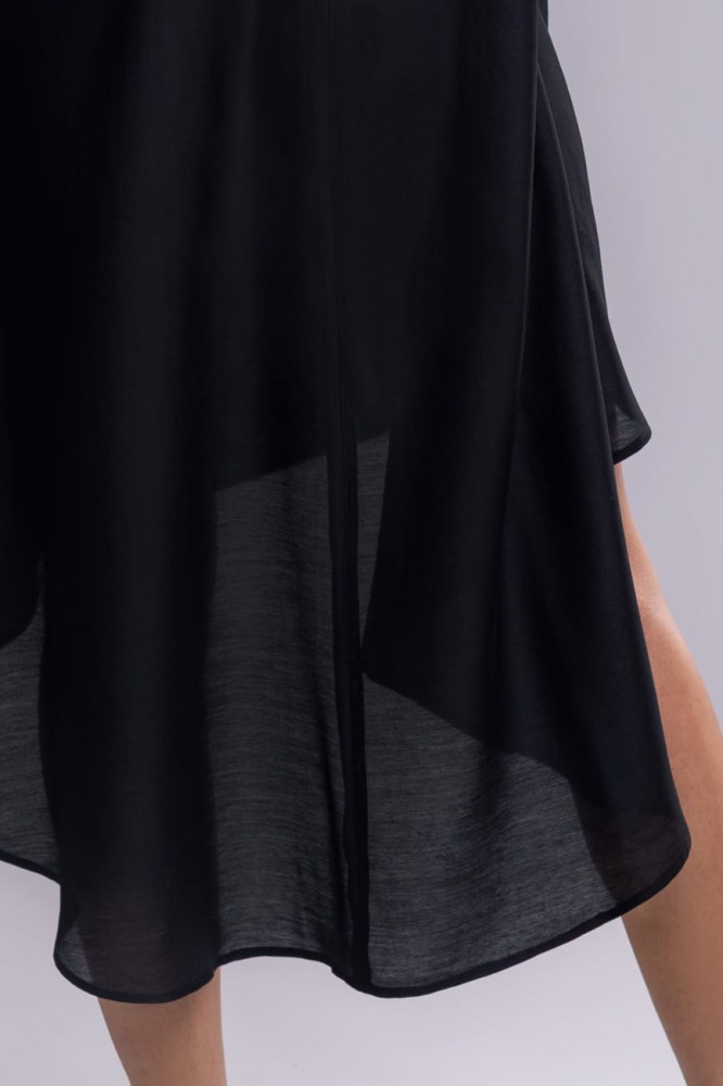 Tunika Dark OpiumTunika damska Dark Opium - czarna, asymetryczna, długi rękaw z rozcięciem, stójka na guziki, lyocell - detal tył tuniki