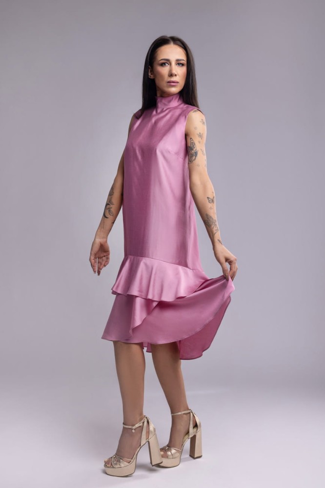 Sukienka bez rękawów Rose Dust – brudny róż, z falbanami, prosty krój,  lyocell- przód sukienki, falbana
