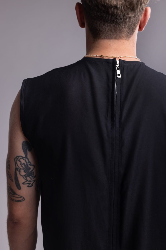 Top męski Onyx Flow - detal z tyłu zamek ozdobny i szew