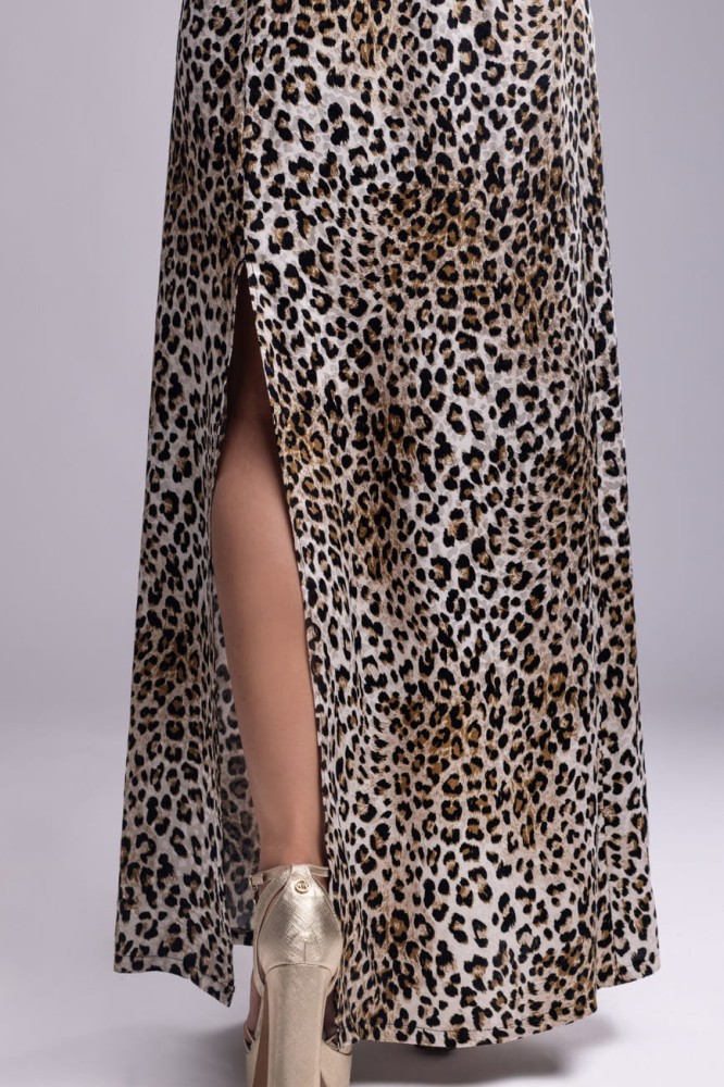 Długa suknia Jaguar Kiss - panterka, z odkrytymi plecami, rozcięcie z tyłu, wiskoza - detal rozcięcie z tyłu na lewej nodze