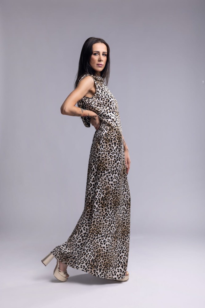 Długa suknia Jaguar Kiss - panterka, z odkrytymi plecami, rozcięcie z tyłu, wiskoza - widok z boku