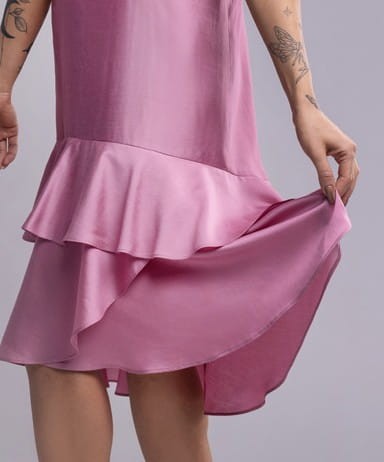 Sukienka bez rękawów Rose Dust – brudny róż, z falbanami, prosty krój,  lyocell