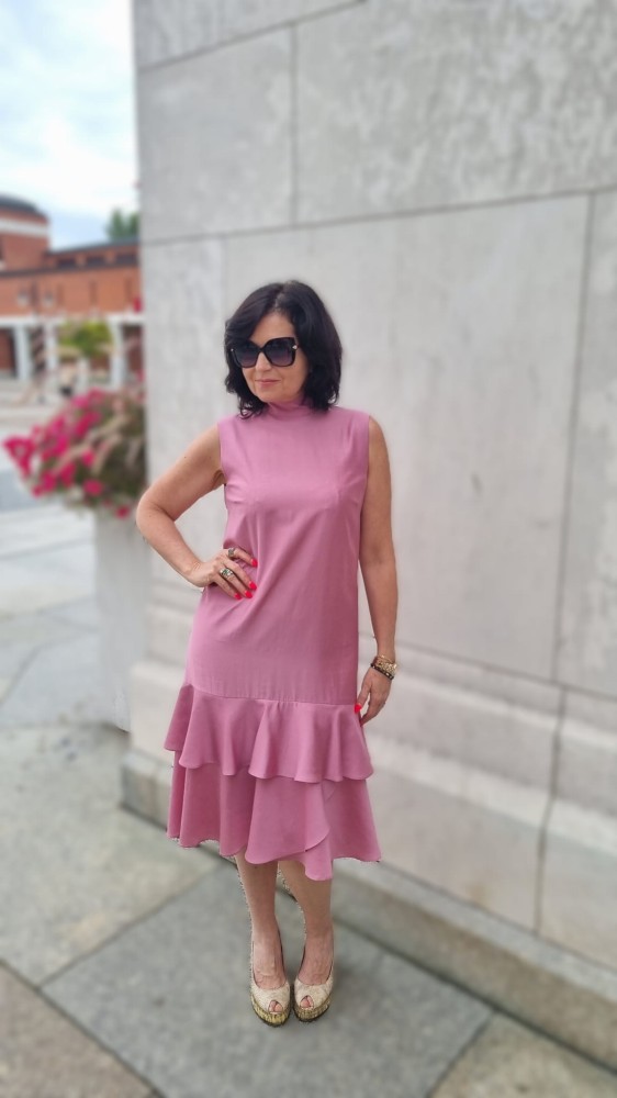 Sukienka bez rękawów Rose Dust – brudny róż, z falbanami, prosty krój,  lyocell