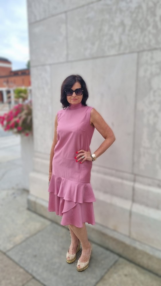 Sukienka bez rękawów Rose Dust – brudny róż, z falbanami, prosty krój,  lyocell