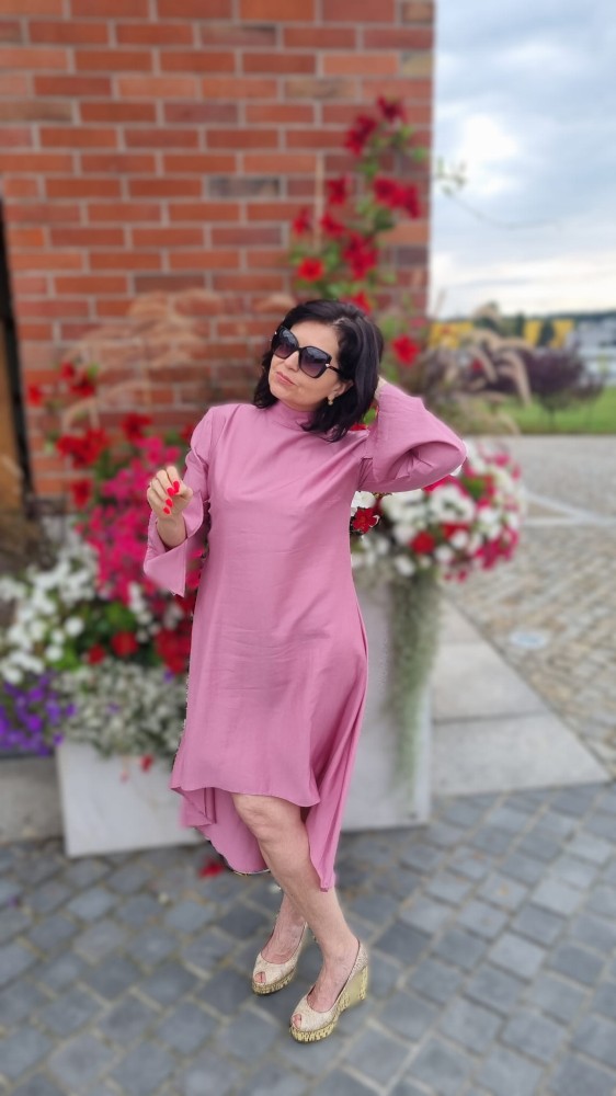 Tunika damska Rosegold - brudny róż, asymetryczna, długi rękaw z rozcięciem, stójka na guziki, lyocell - stylizacja z paskiem