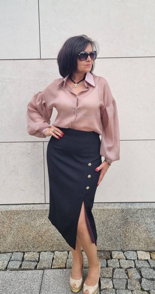 Koszula damska Drama- transparentna, brudny róż, bufiaste rękawy, obniżona linia ramion, usztywniony mankiet i kołnierzyk