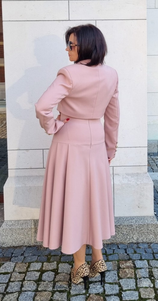 Marynarka damska The Crescent Blush - brudny róż, szerokie ramiona, asymetria, proste rękawy, guziki