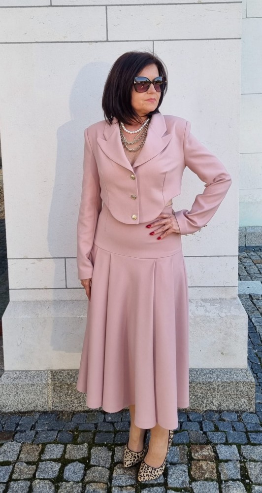 Marynarka damska The Crescent Blush - brudny róż, szerokie ramiona, asymetria, proste rękawy, guziki