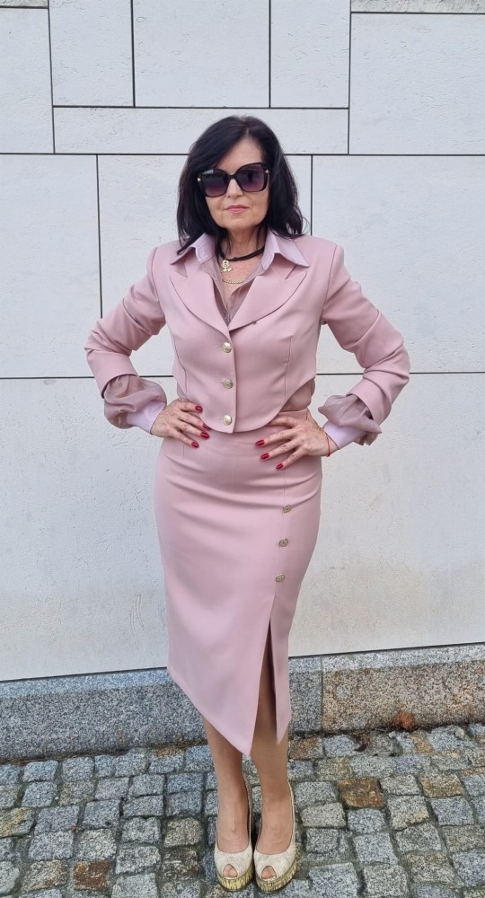 Spódnica The Pensil Rose - brudny róż, wąska, wysoki stan, rozporek z przodu, ozdobne guziki