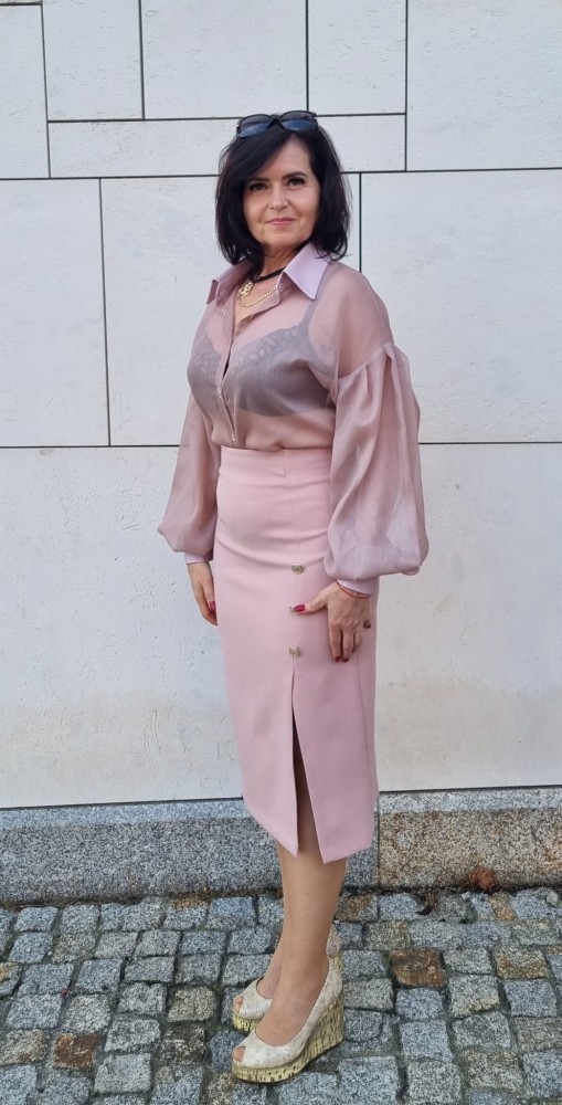 Spódnica The Pensil Rose - brudny róż, wąska, wysoki stan, rozporek z przodu, ozdobne guziki