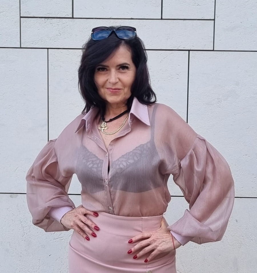 Koszula damska Drama- transparentna, brudny róż, bufiaste rękawy, obniżona linia ramion, usztywniony mankiet i kołnierzyk